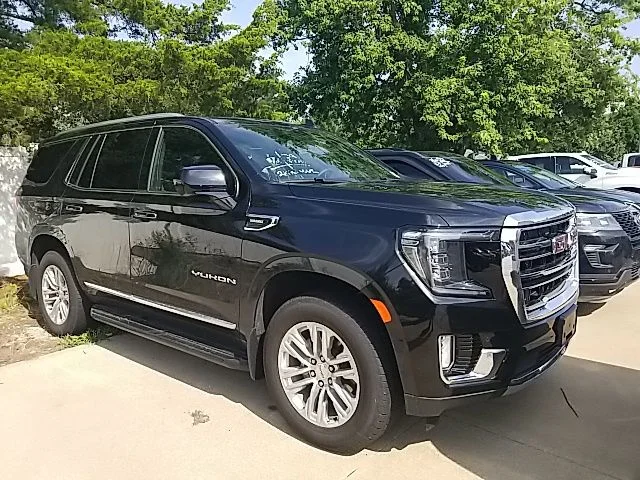 Used 2024 Black GMC SLT image 3