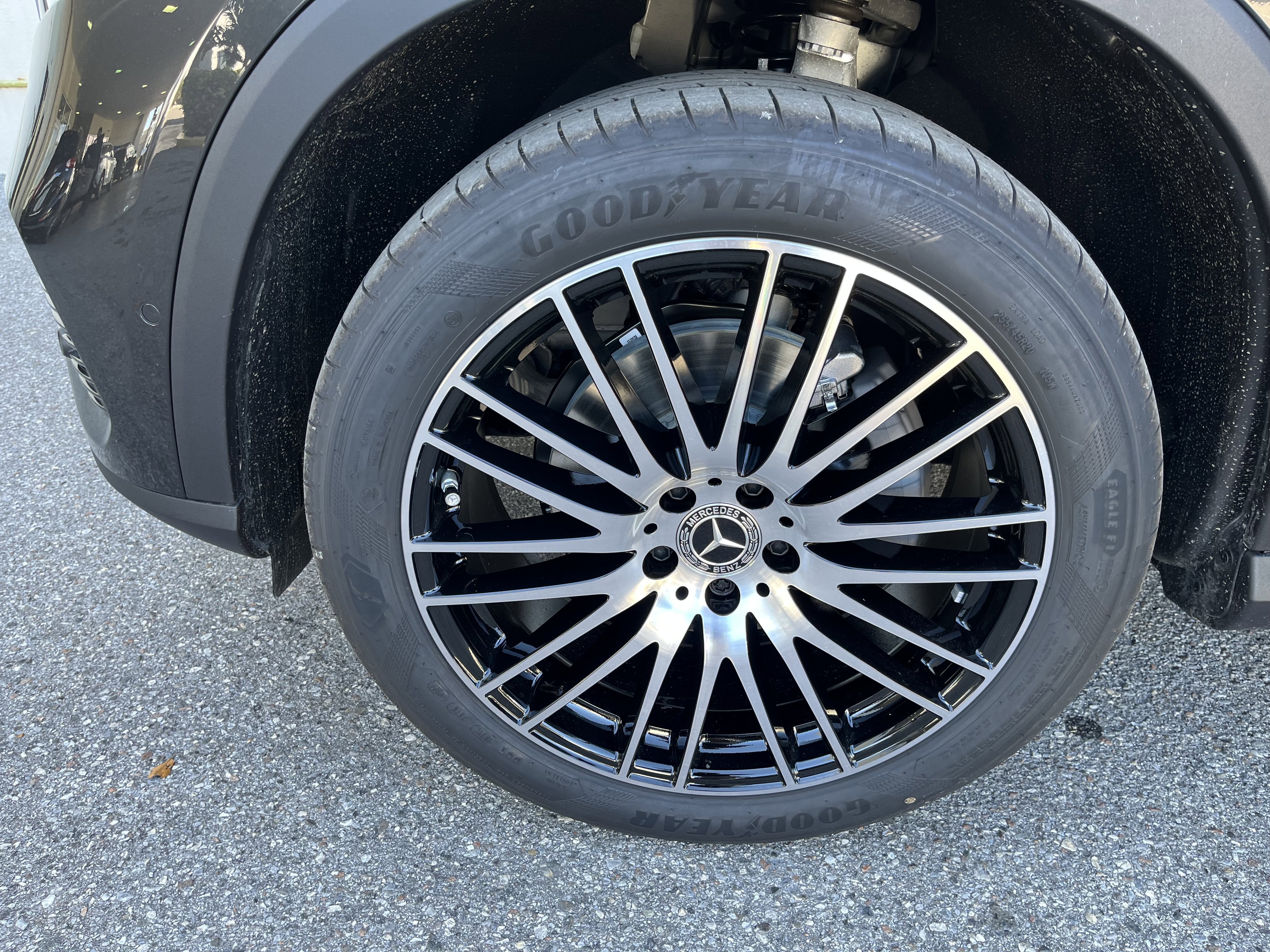 New 2026 Graphite Grey Metallic Mercedes-Benz GLC 300 image 11