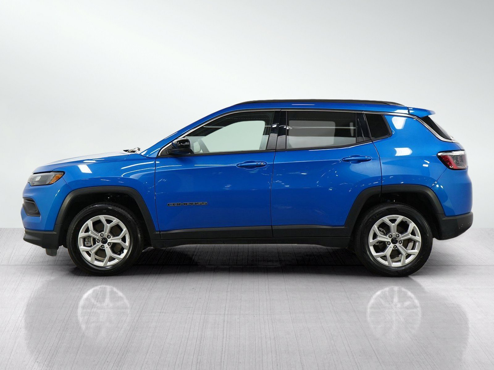 Used 2025 Jeep Compass Latitude with VIN 3C4NJDBN0ST527013 for sale in Minneapolis, Minnesota