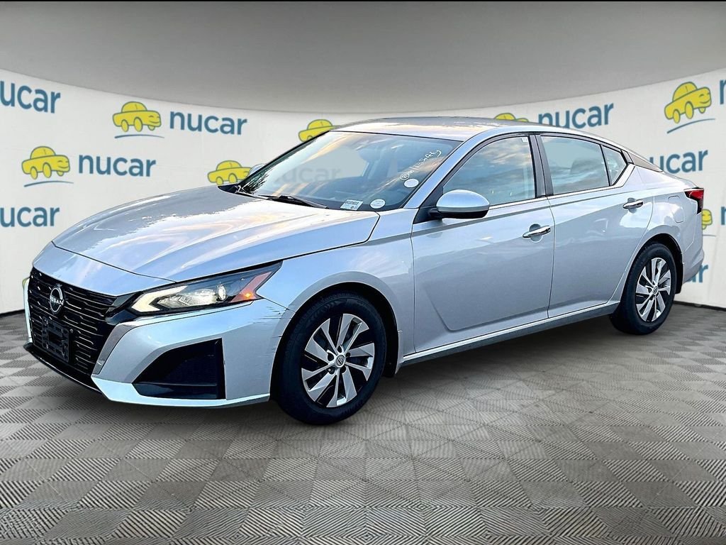 Used 2023 Silver Nissan 2.5 S image 3