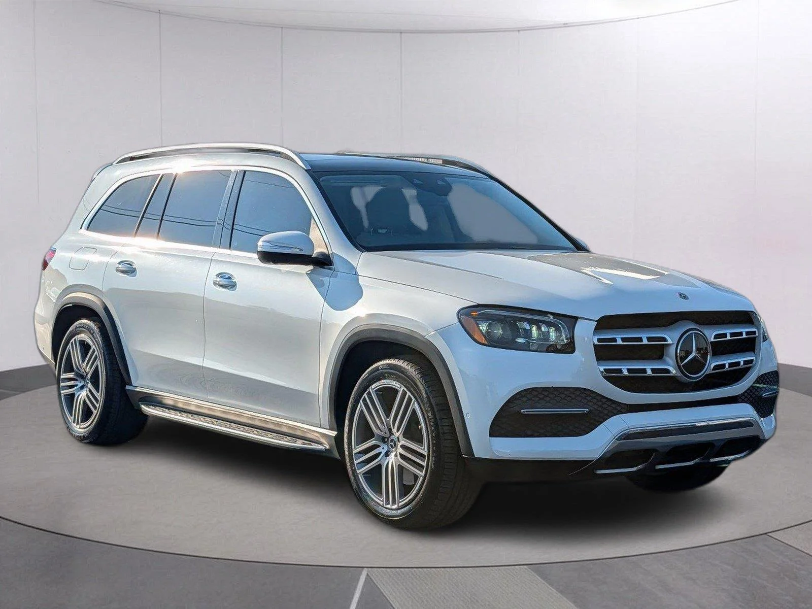 Used 2022 MANUFAKTUR Diamond White Bright Mercedes-Benz GLS 450 image 8