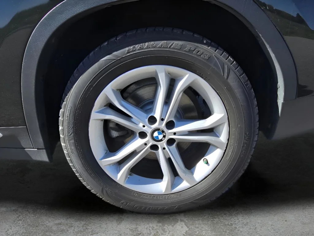 Used 2020 Jet Black BMW xDrive30i image 11