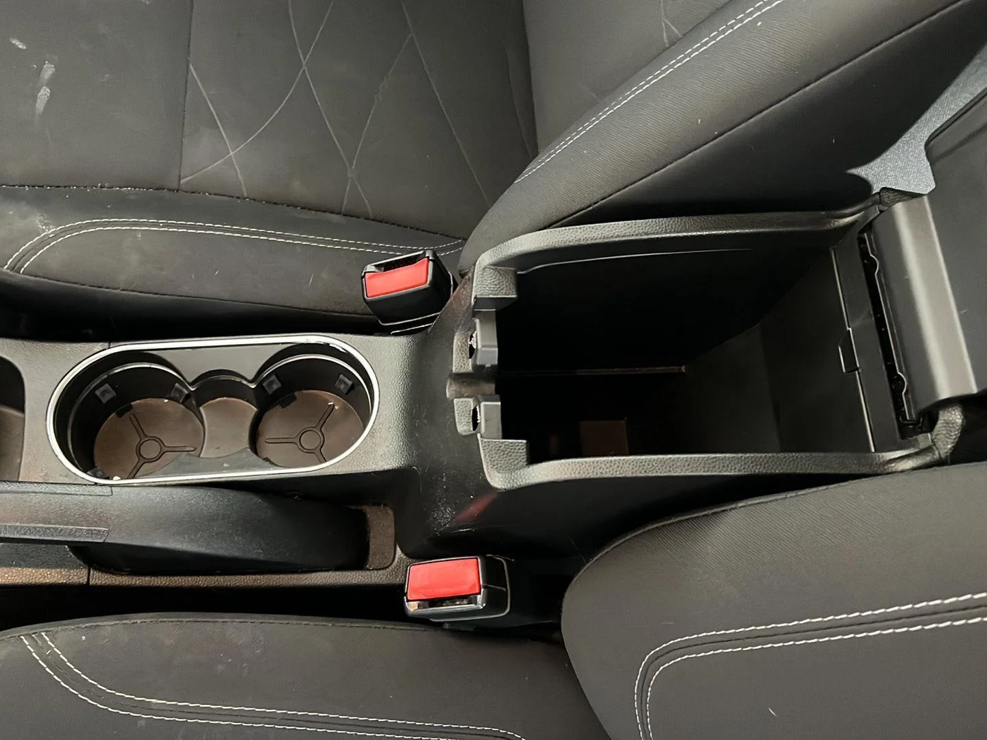 Used 2019 Shadow Black Ford SE image 18