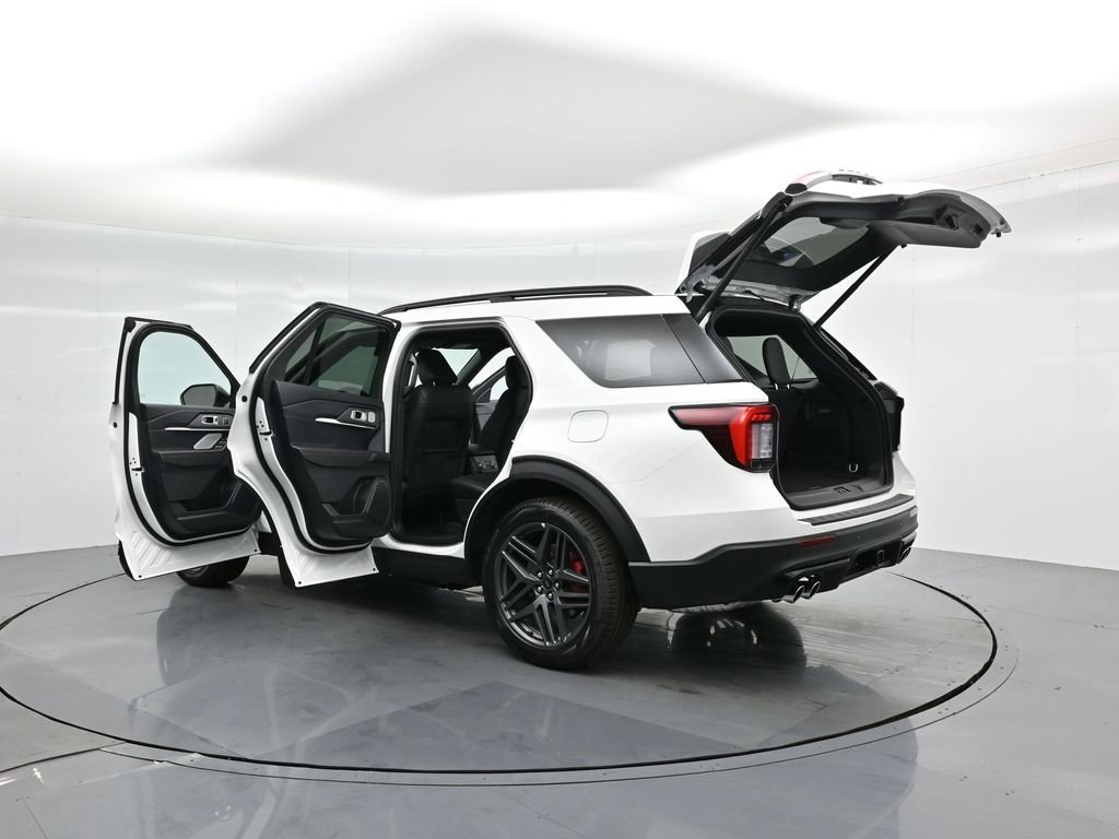 New 2025 Star White Metallic Tri-Coat Ford ST image 40