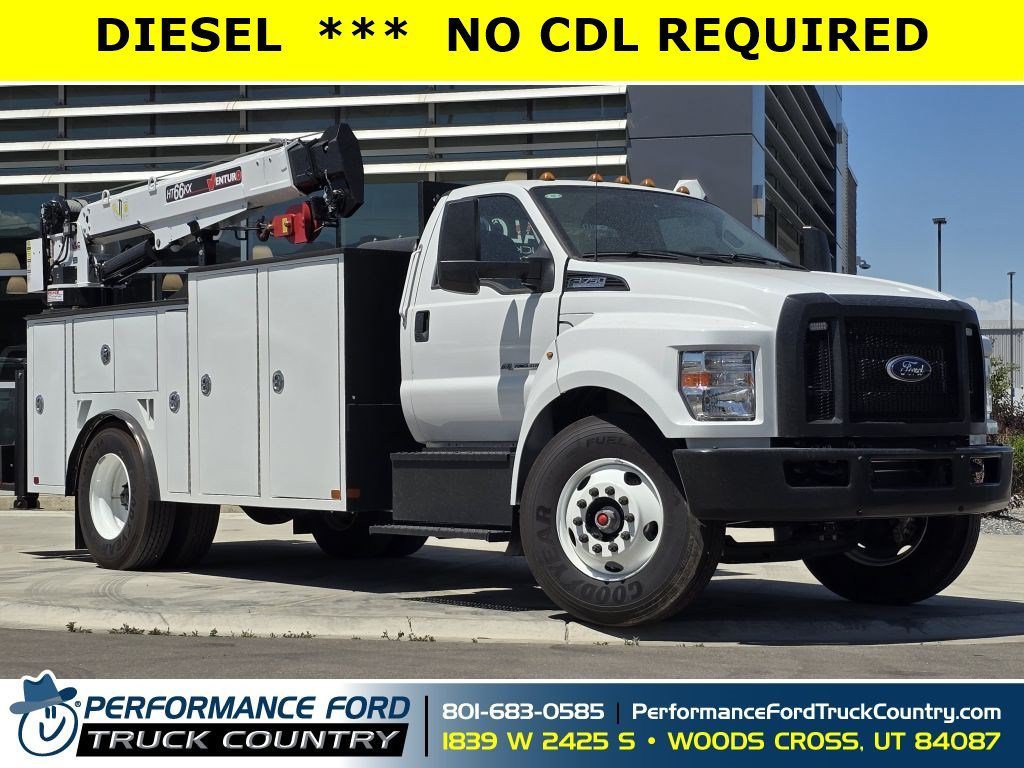 New 2025 Oxford White Ford Base image 1