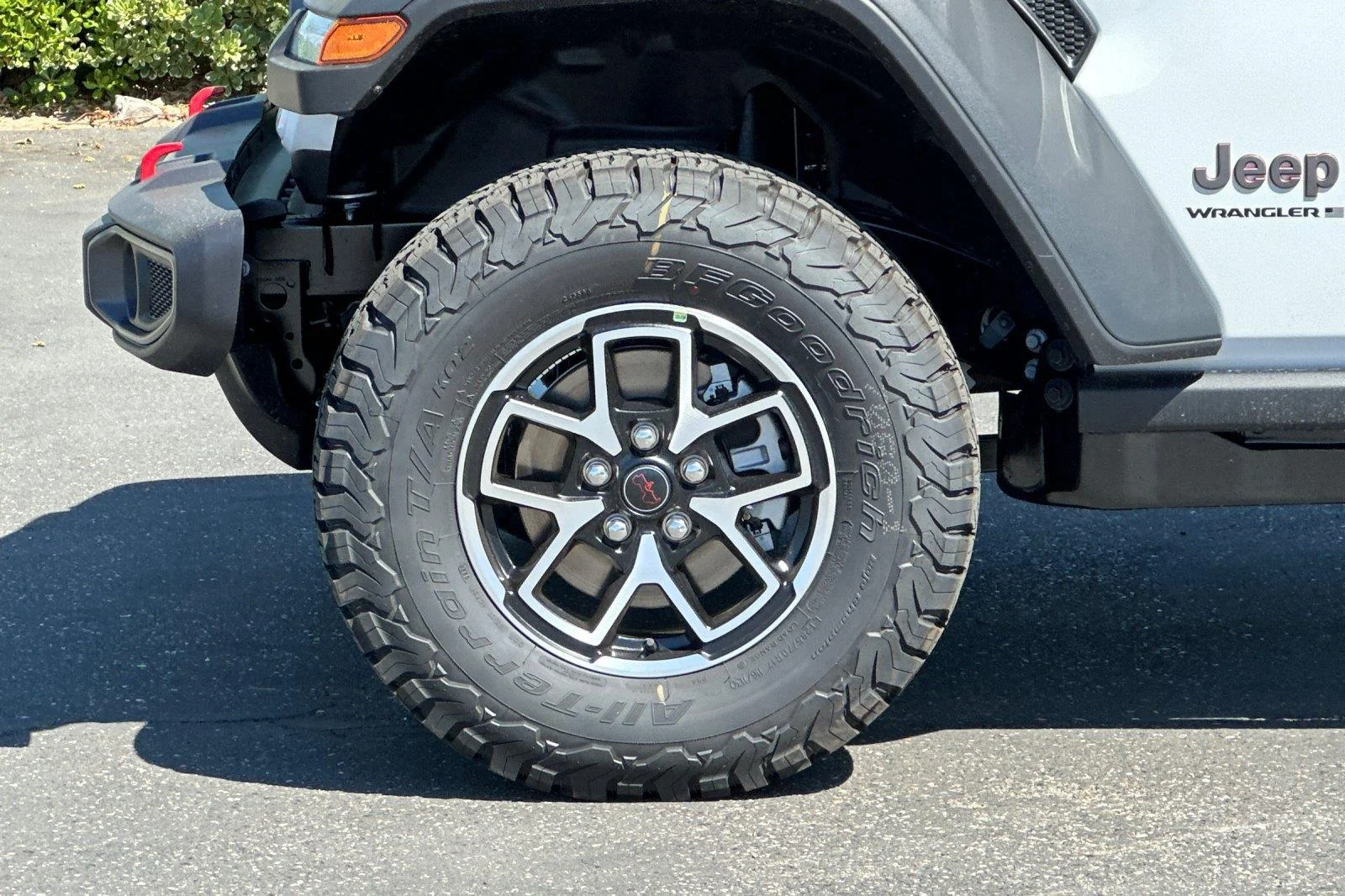 New 2026 Bright White Clearcoat Jeep Rubicon image 25