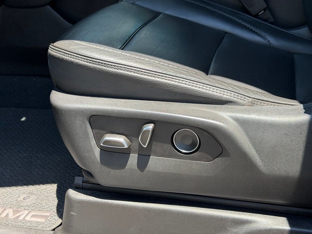 Used 2021 Black GMC Denali image 24