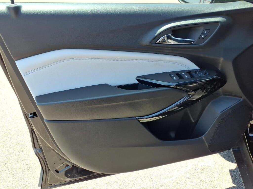 New 2026 Mosaic Black Metallic Chevrolet LT image 8