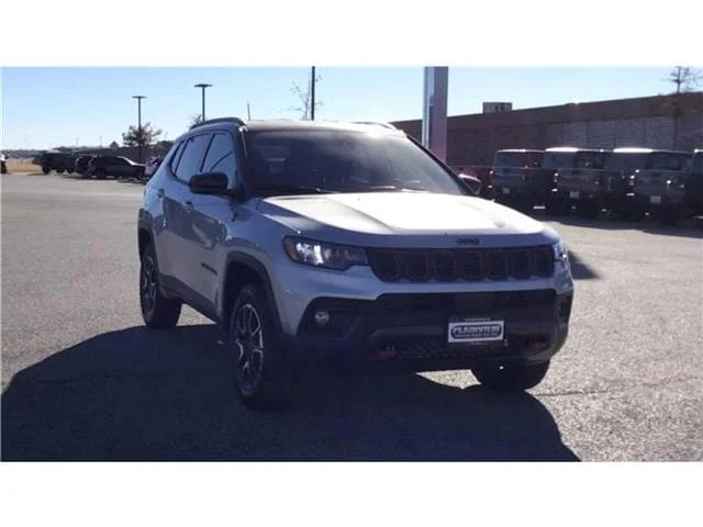 New 2026 Silver Zynith Metallic Clear-Coat  Paint Jeep TRAILHAWK 4X4 image 4