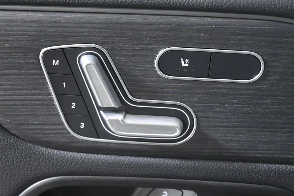 Used 2026 Gray Mercedes-Benz GLB 250 image 26