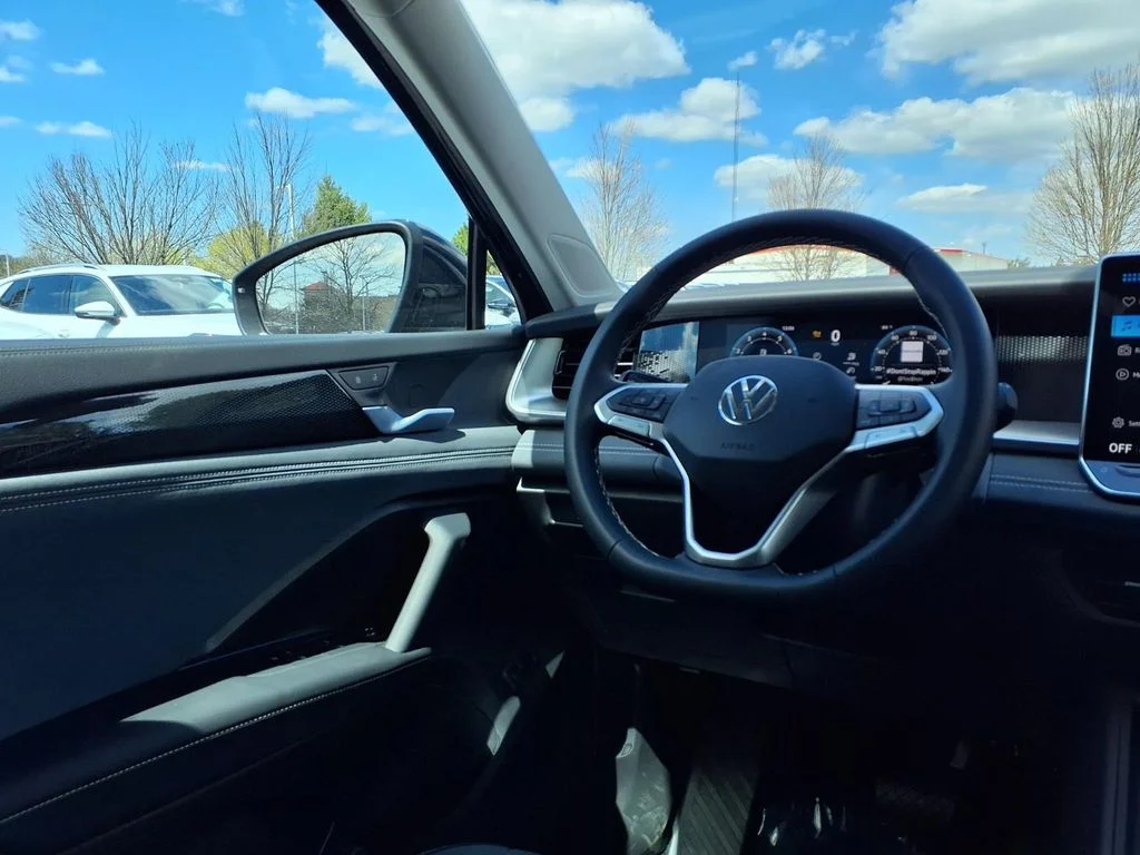 New 2026 Deep Black Pearl Volkswagen 2.0T SE image 19