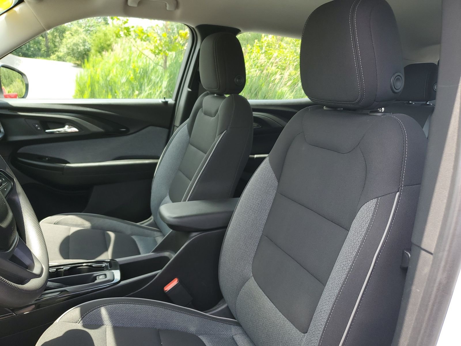 Used 2022 White Chevrolet LS image 8