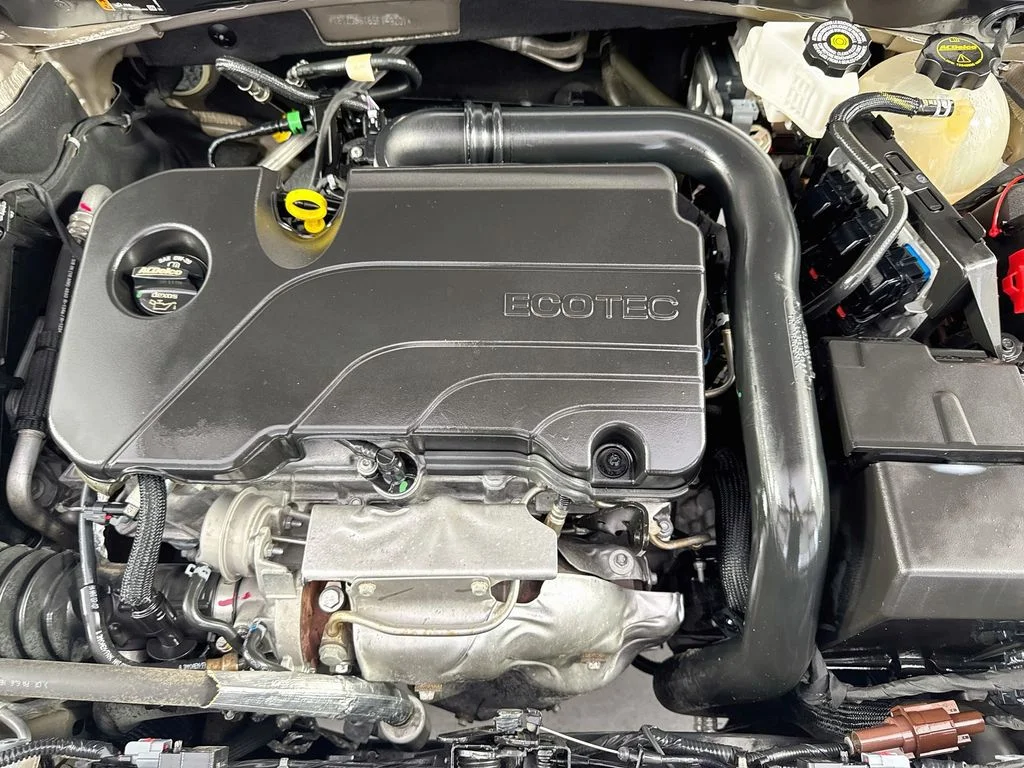 Used 2025 Gray Chevrolet LT image 37