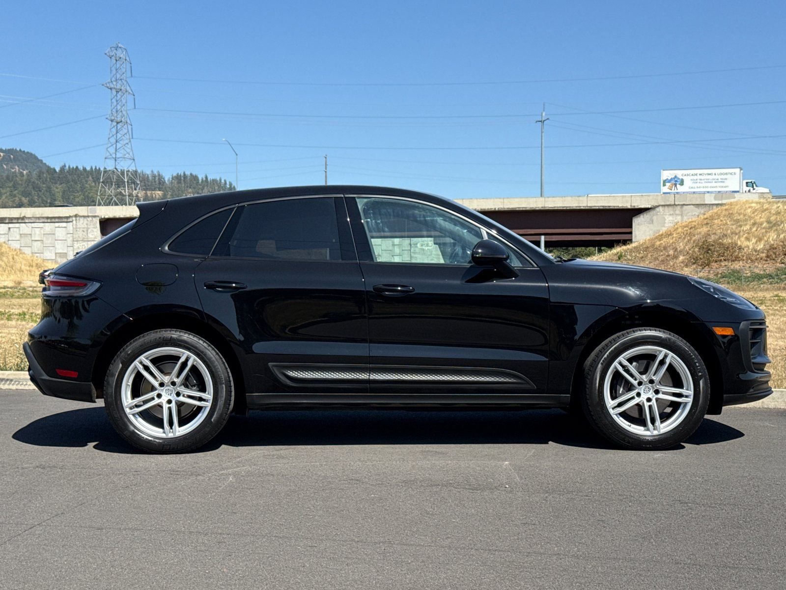Used 2024  Porsche Base image 2