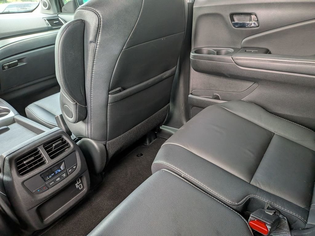 Used 2020 White Honda EX-L image 37