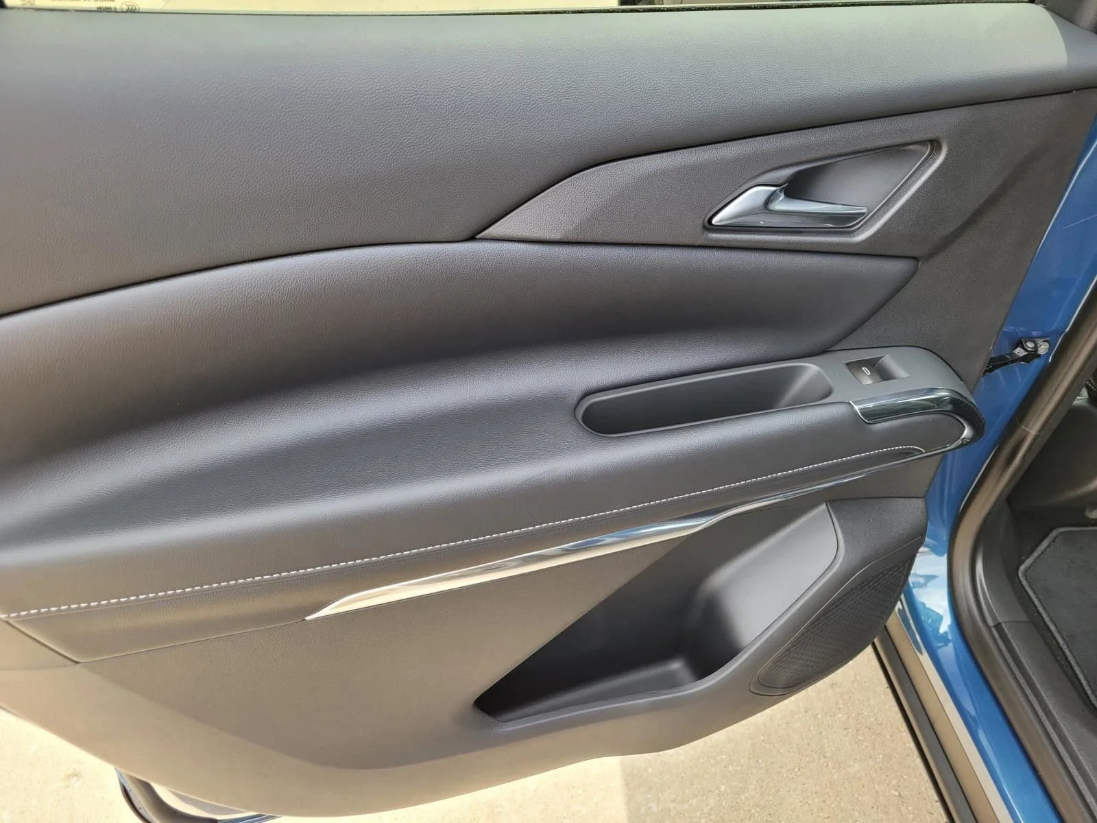 New 2026 Lakeshore Blue Metallic Chevrolet LT image 9