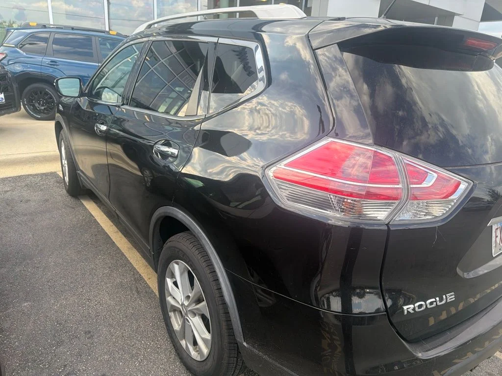 Used 2014 Black Nissan SV image 4