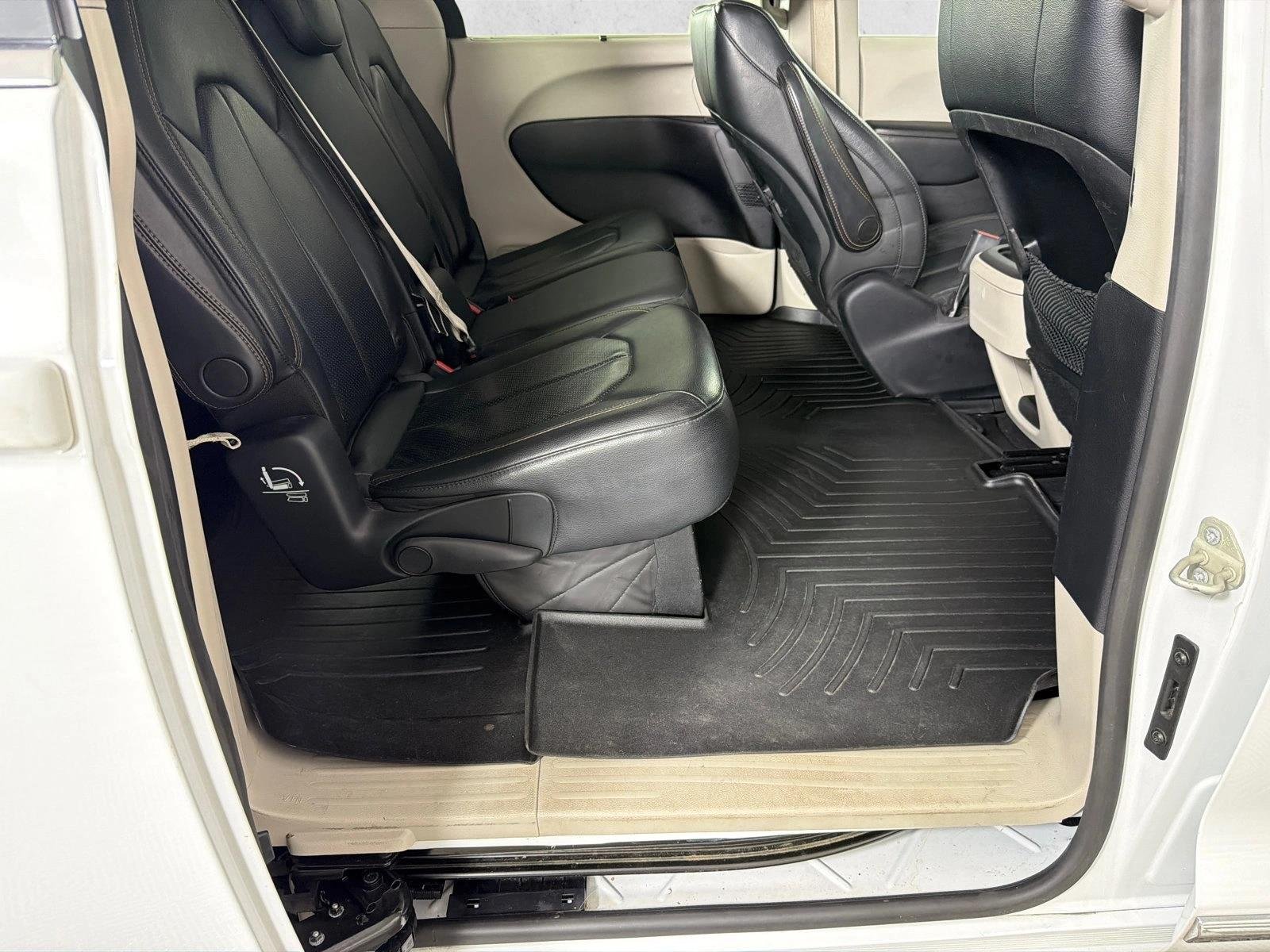 Used 2019 Blue Chrysler Touring L image 15