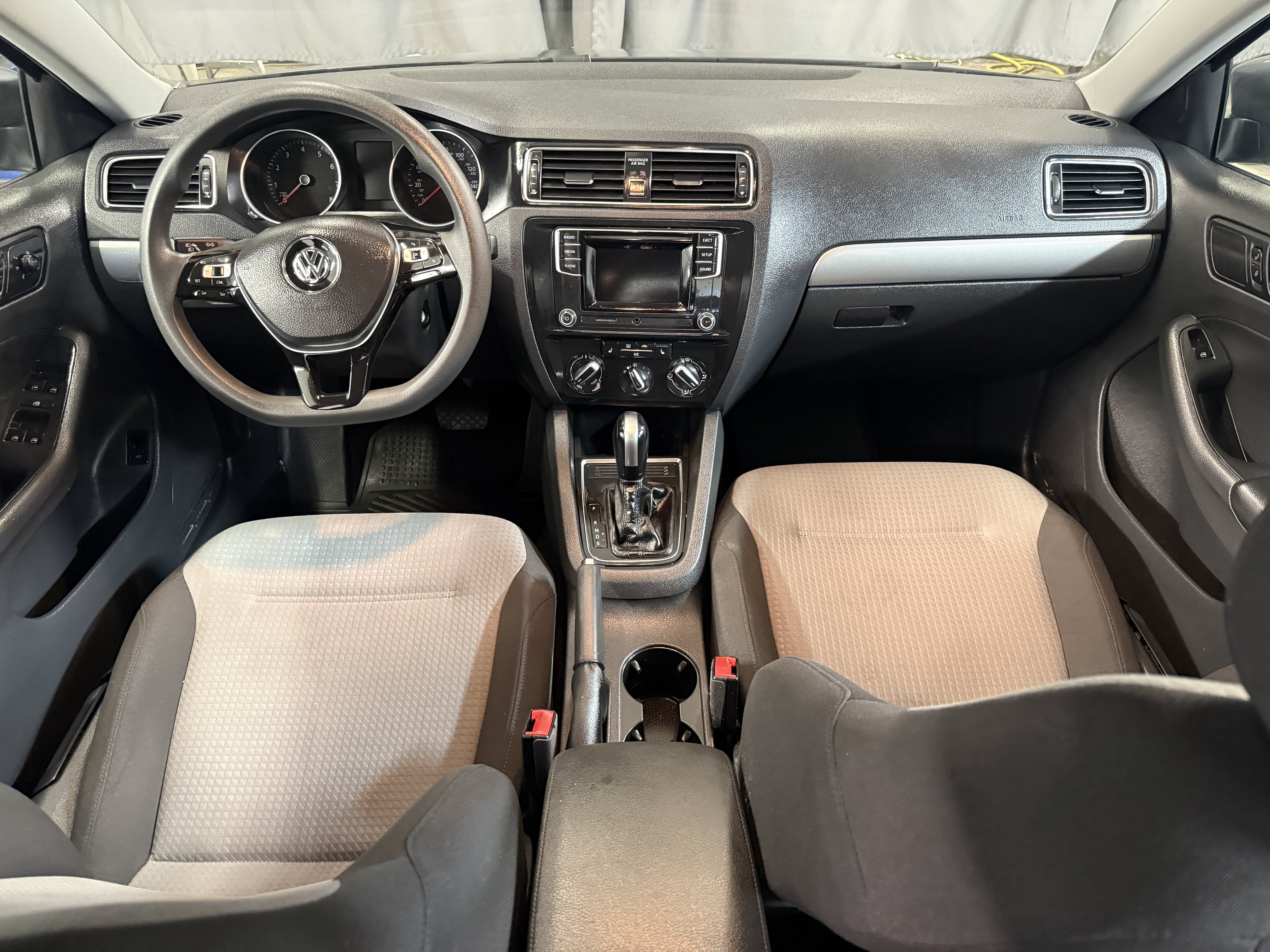 Used 2018 Platinum Gray Metallic Volkswagen 1.4T S image 20