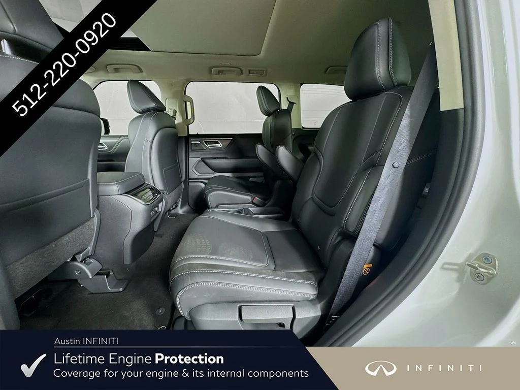 New 2027 RADIANT WHITE INFINITI PURE image 32