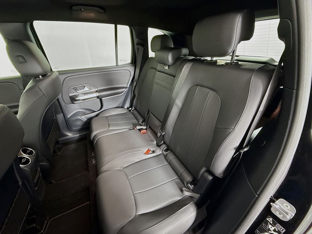 Used 2025 Black Mercedes-Benz GLB 250 image 23
