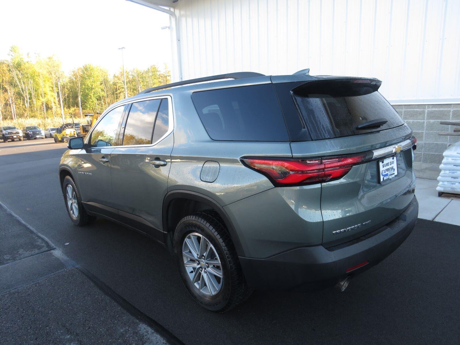 Used 2023 Silver Sage Metallic Chevrolet LT Cloth image 14
