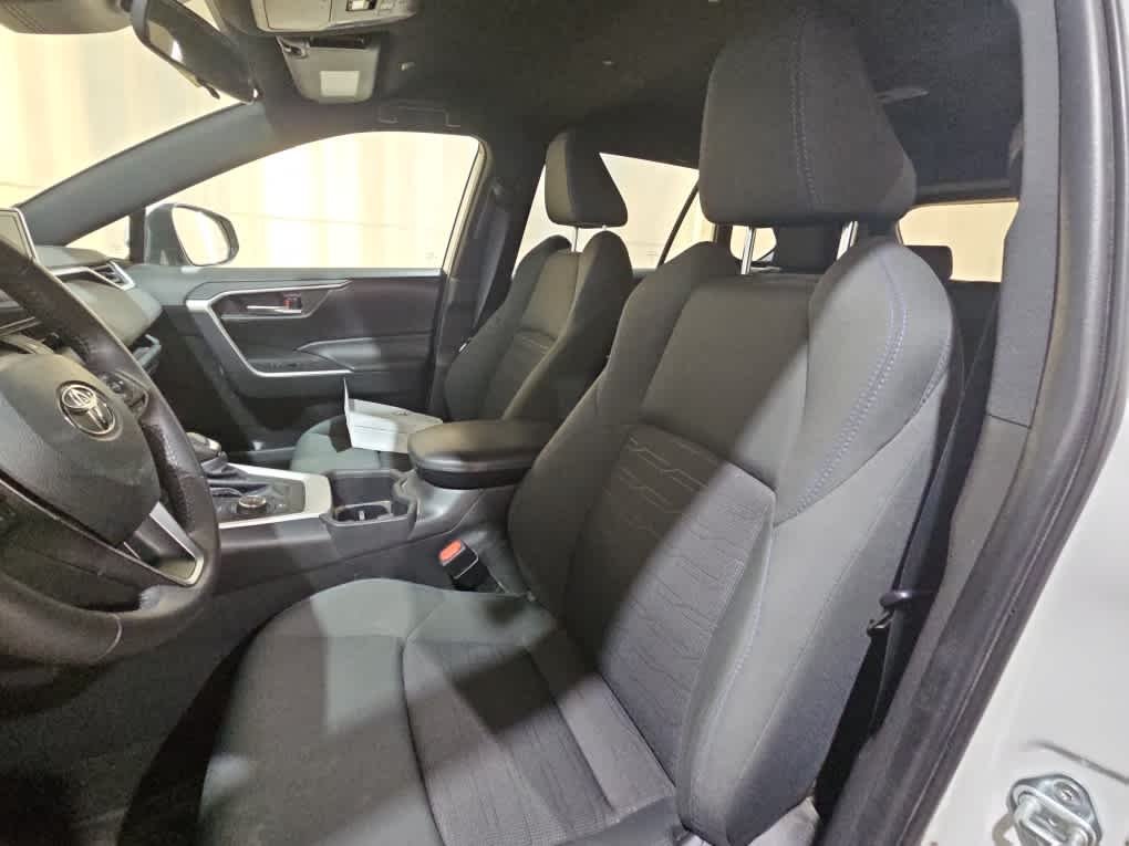 Used 2023 Wind Chill Pearl Toyota Hybrid SE image 11