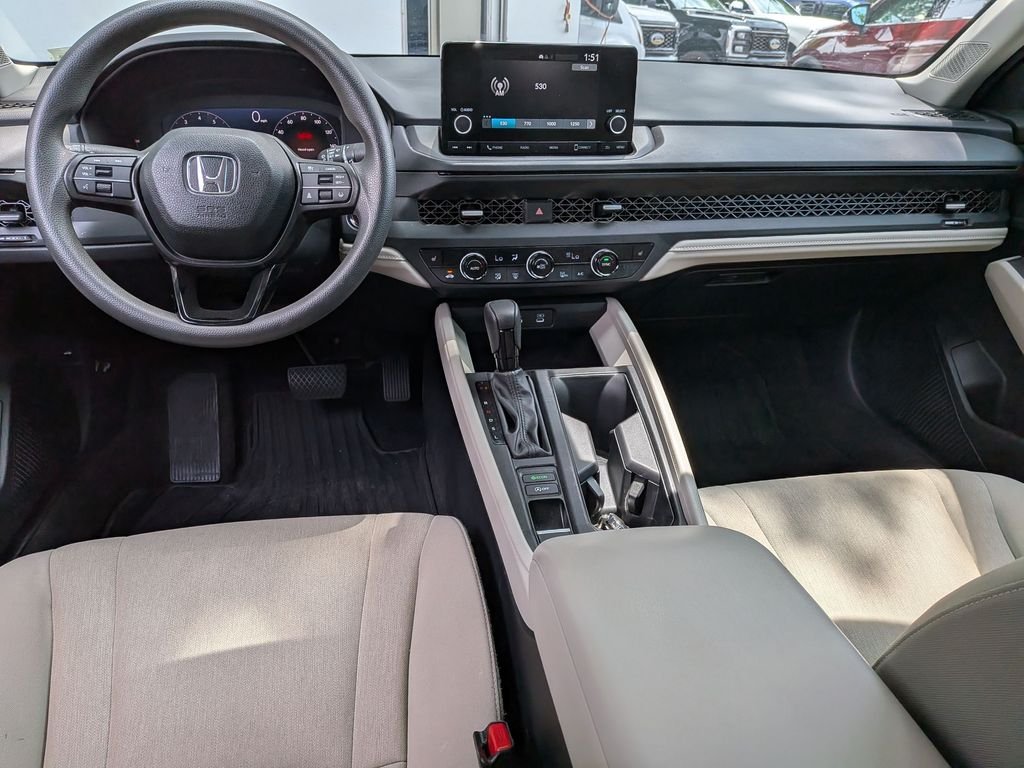 Used 2025 Red Honda SE image 26