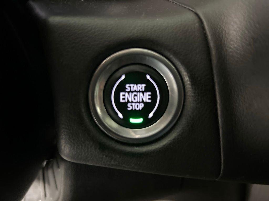 Used 2023 Sterling Metallic GMC AT4 image 33