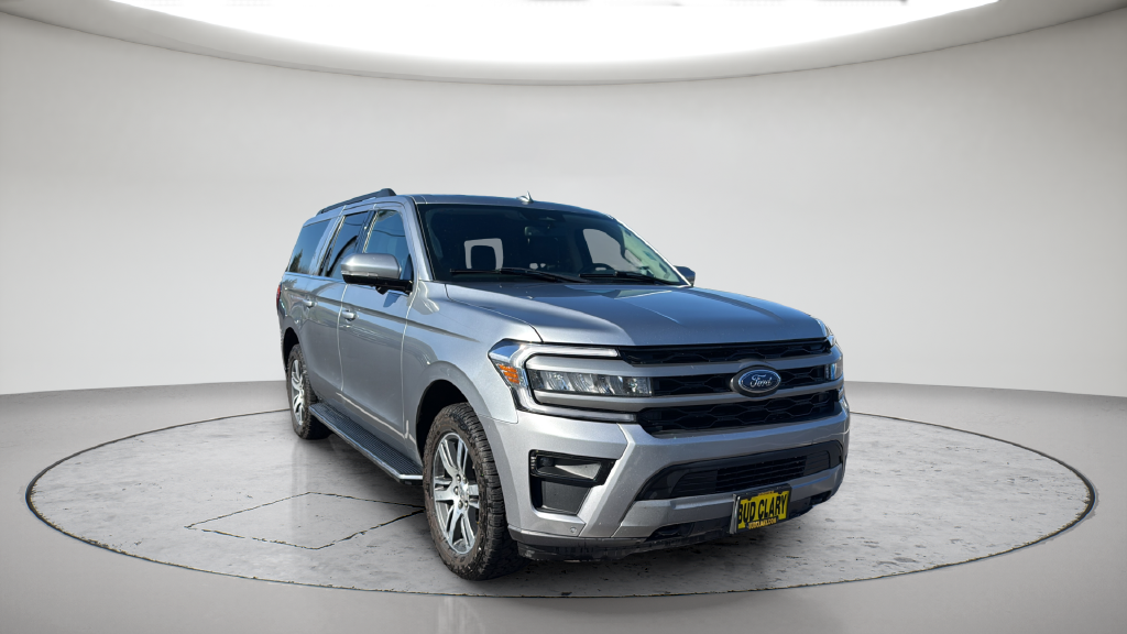 Used 2023 Silver Metallic Ford XLT image 3