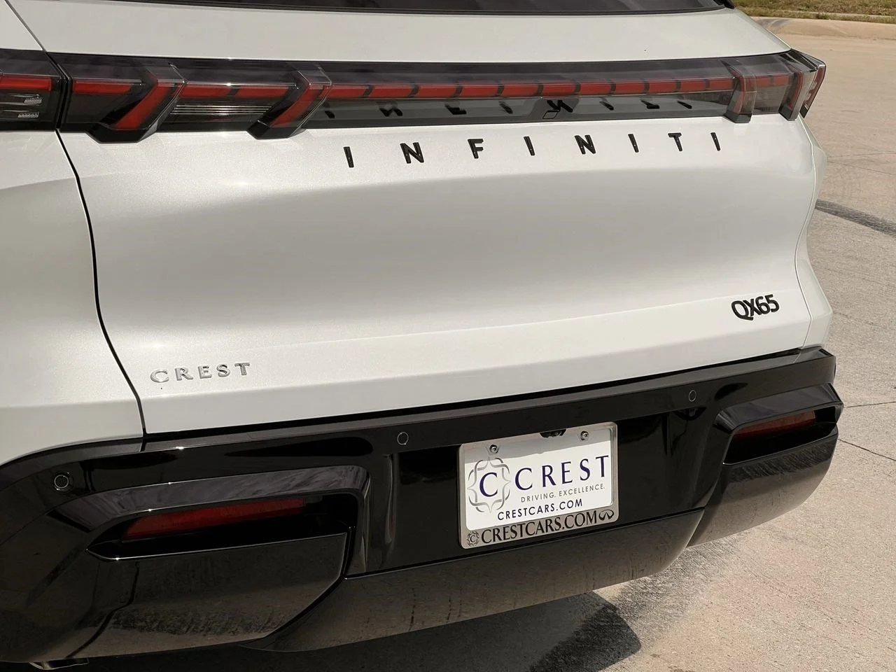 New 2027 2T RAD WHT INFINITI Autograph AWD image 6
