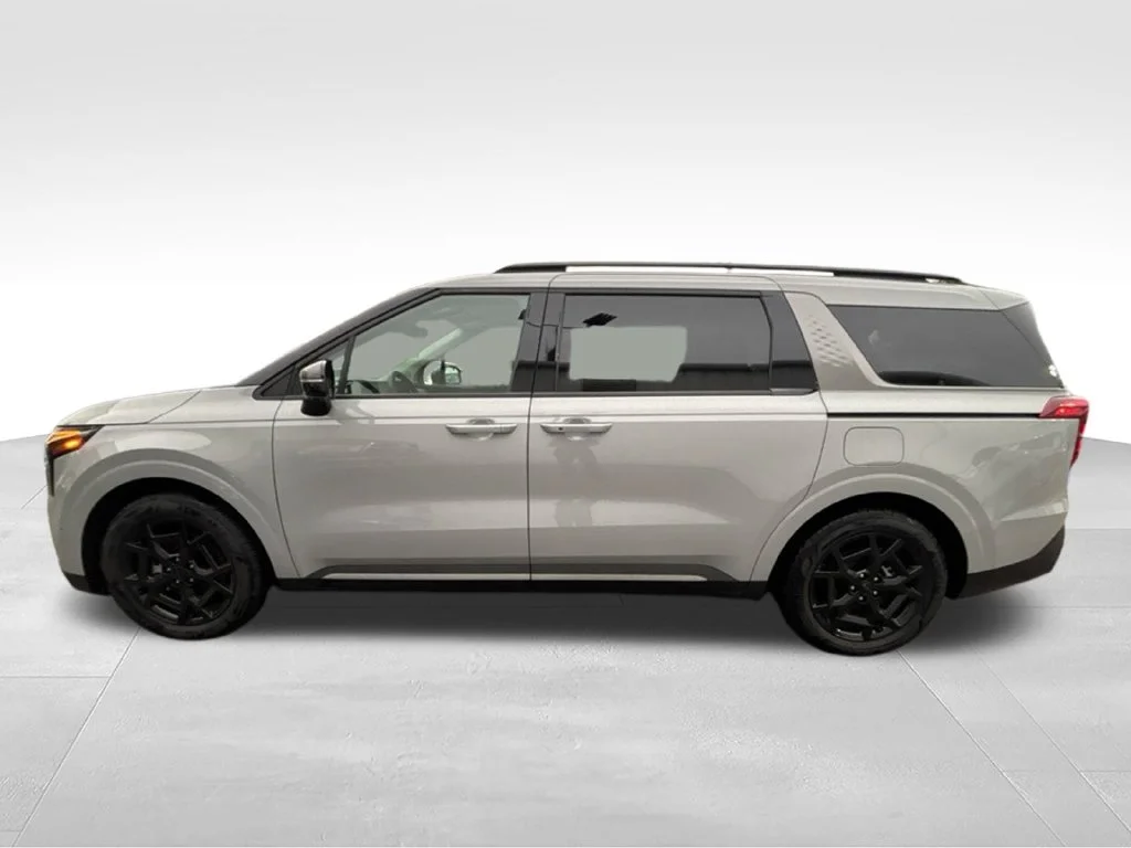 Used 2026  Kia  image 2