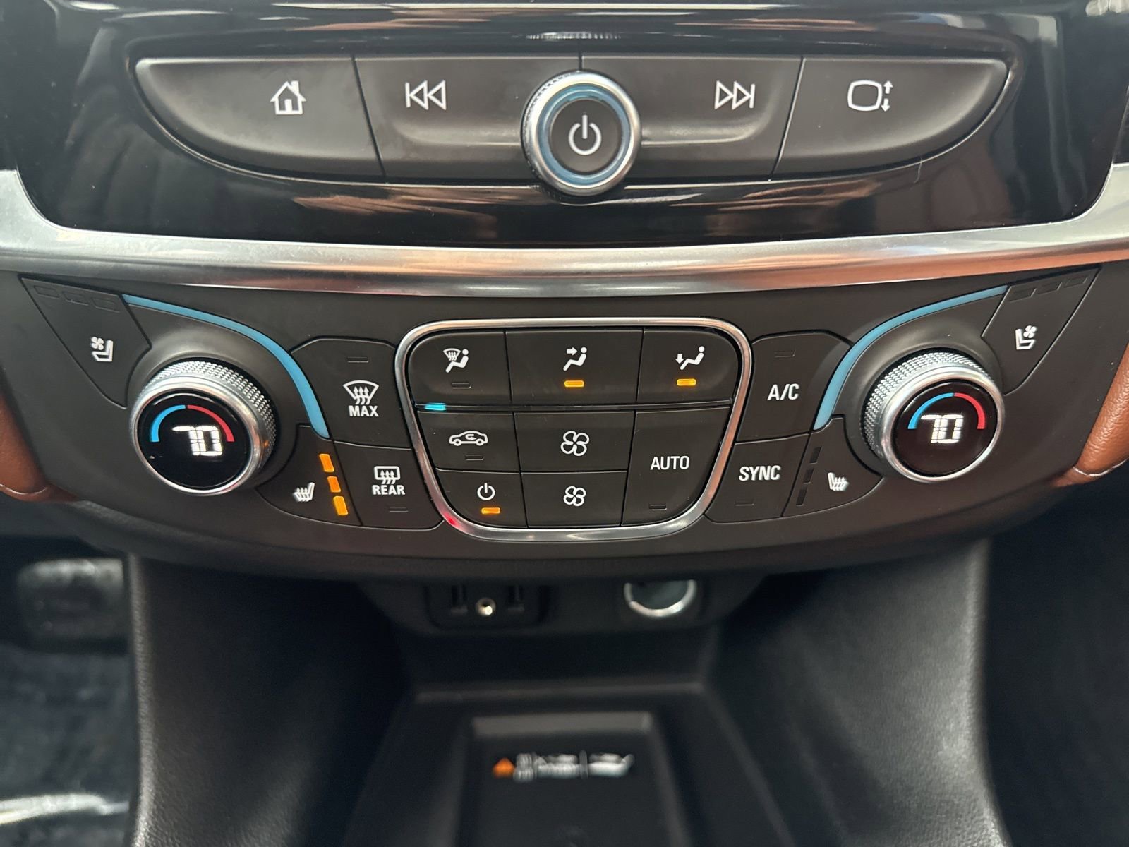 Used 2019 Mosaic Black Metallic Chevrolet High Country image 30