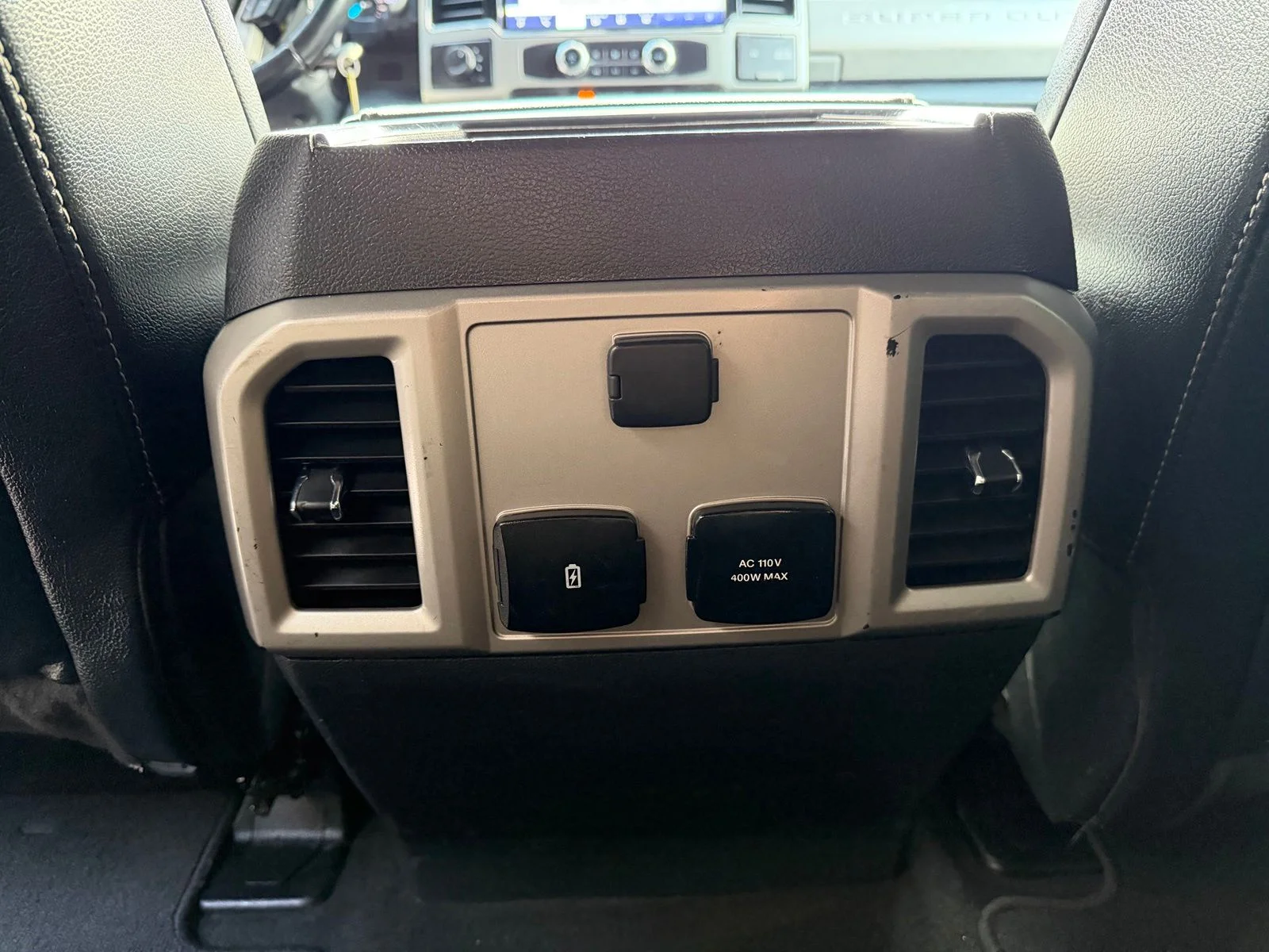 Used 2022 White Ford Lariat image 29