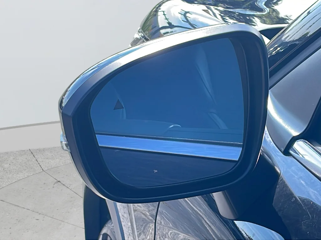 Used 2024 Black Mitsubishi SE image 43