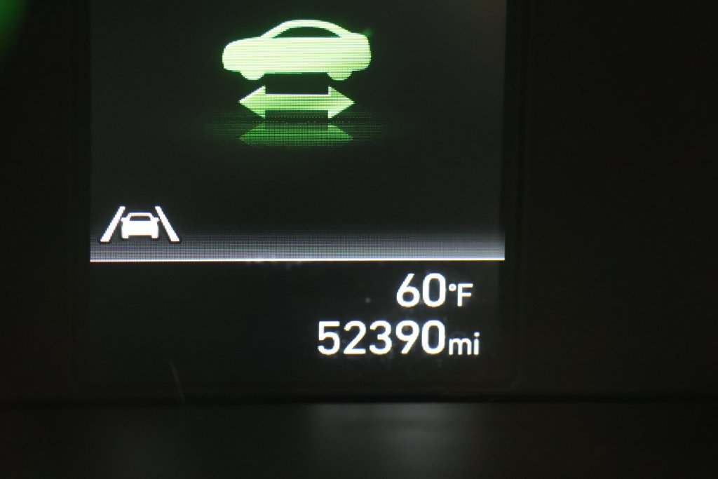 Used 2023 White Hyundai Blue image 13