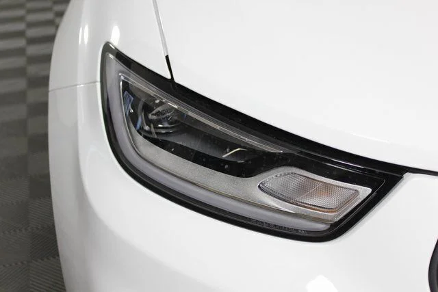 New 2026 Bright White Clear-Coat Exterior Paint Chrysler Select image 26