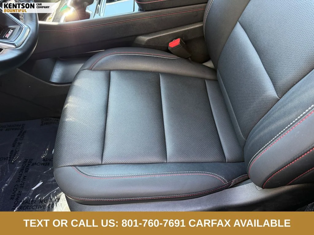 Used 2025 Gray Chevrolet Z71 image 31