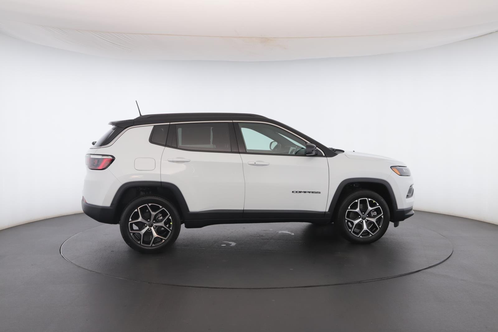 New 2026 Bright White Clear-Coat Exterior Paint Jeep Limited 4x4 image 26