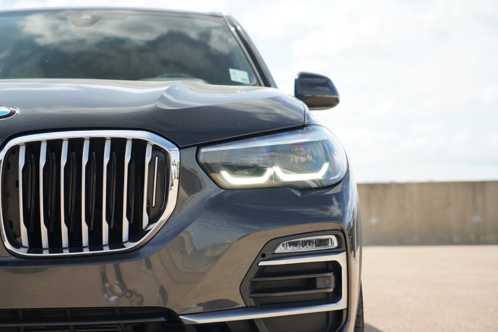 Used 2020 Dark Graphite BMW sDrive40i image 5