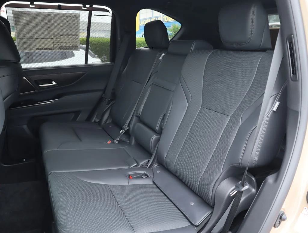 Used 2026  Lexus 700h Overtrail image 40