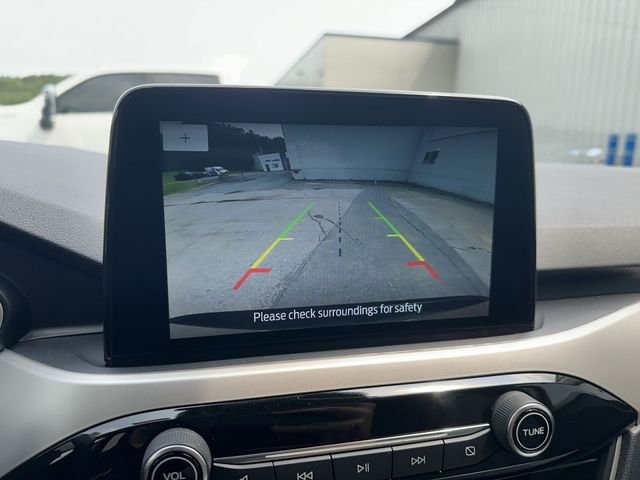 Used 2020 Gold Ford SE image 24