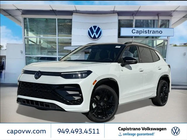 2026 Volkswagen Tiguan 2.0T SE R-Line Black's photo