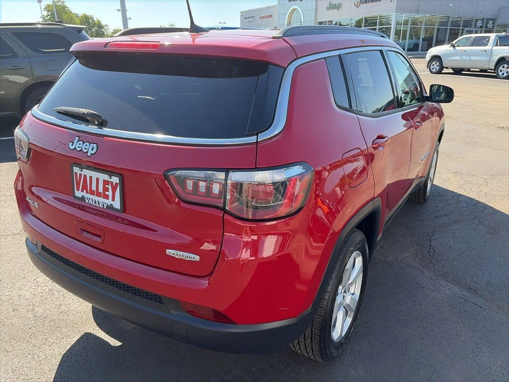 Certified Used 2020 Red Jeep Latitude image 7