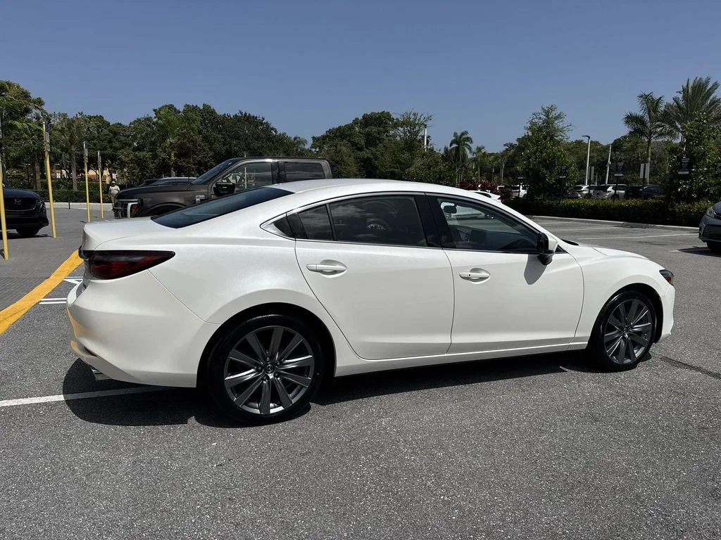 Used 2020 Snowflake White Pearl Mica Mazda Touring image 4