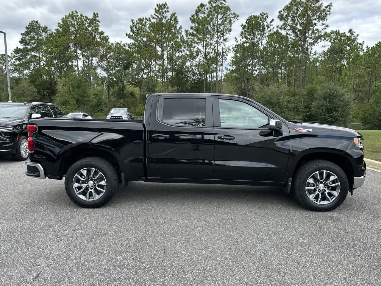 2026 Chevrolet Silverado 1500 LT photo 3