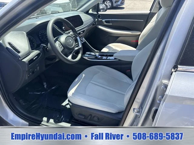 Used 2023 Silver Hyundai SEL image 16