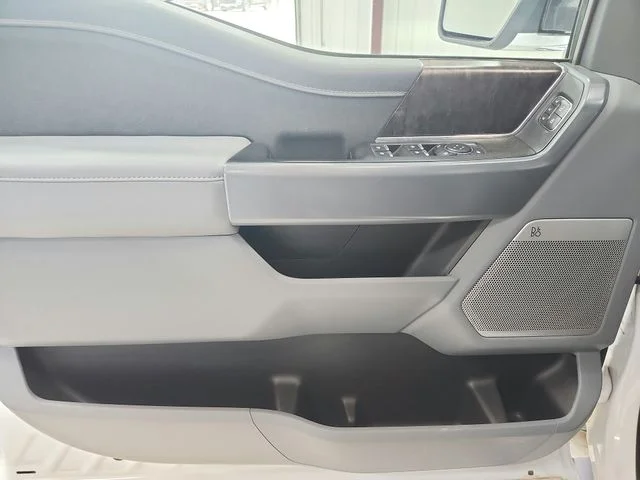 Used 2023 White Ford Lariat image 37