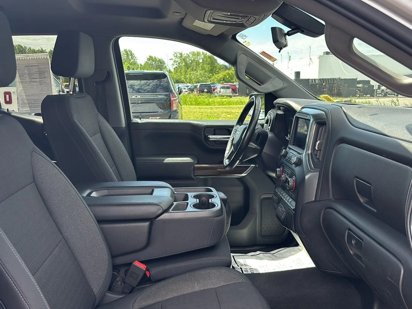 Used 2019 SILVER ICE METALLIC Chevrolet LT image 36