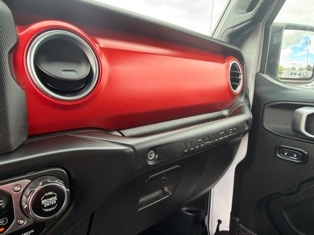 Used 2018 White Jeep Rubicon image 13